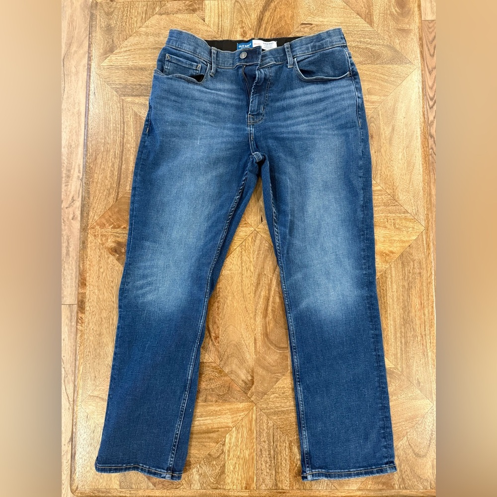 Old Navy Men's Straight Jeans in Deep Blue